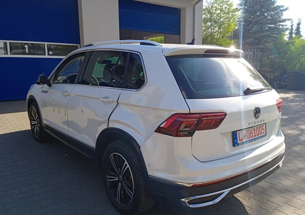 Volkswagen Tiguan cena 112000 przebieg: 25000, rok produkcji 2022 z Pobiedziska małe 781